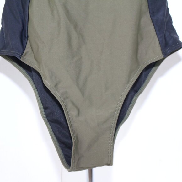 Bathing Suit - Picture 4 of 9